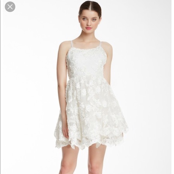 alice and olivia white lace dress